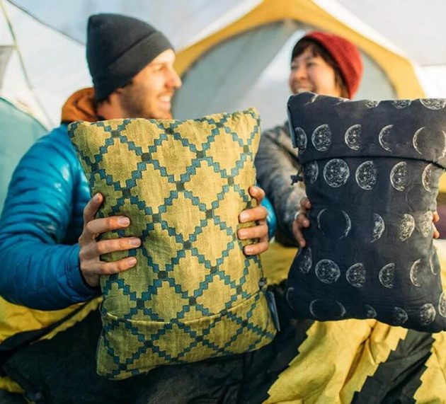Beste kampeerkussen kopen? Slaap lekker met deze top 5 beste camping kussens